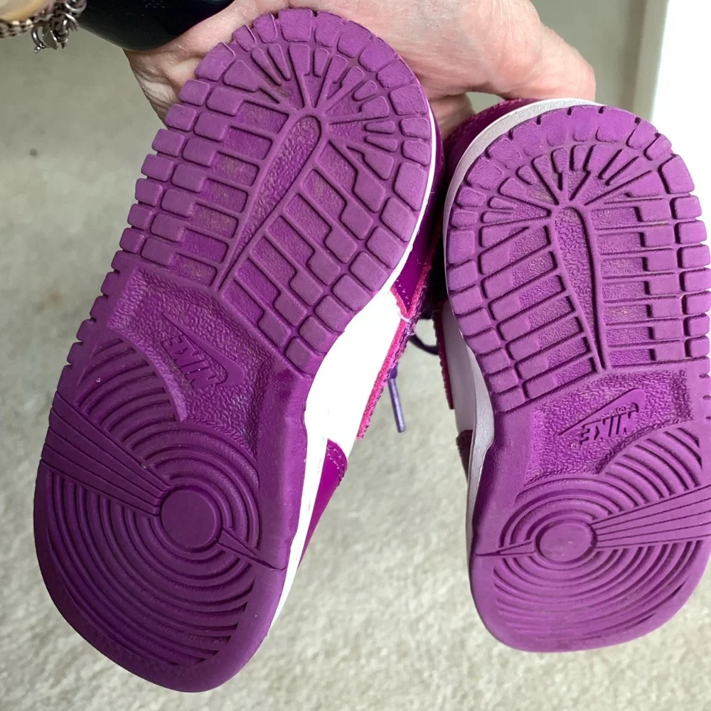 Nike Purple and White Sneakers Low-Top Design size 7.5